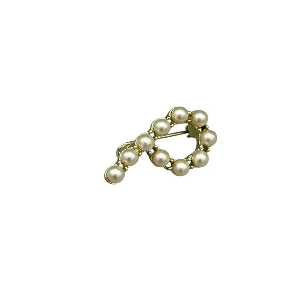 Vintage Faux Pearl Wreath Brooch Gold Tone Circle Dangle Pin Classic